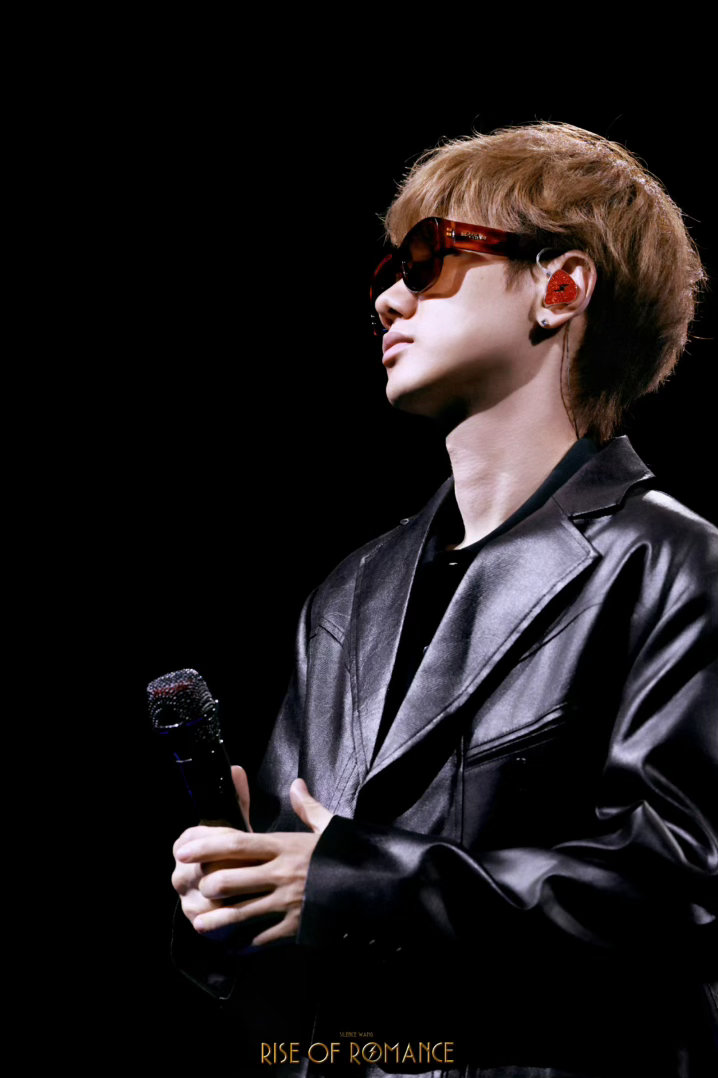 汪苏泷想家了汪苏泷已经在外漂泊一个月了 他在外面看世界，我们在国内数日子。汪苏泷