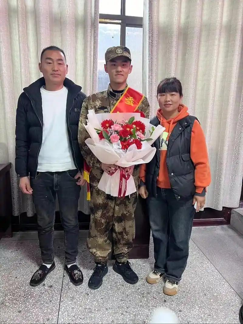 新兵和新兵军属保密要点！！！首先，无论是入伍前还是入伍后，都不要将拍摄的孩子的照