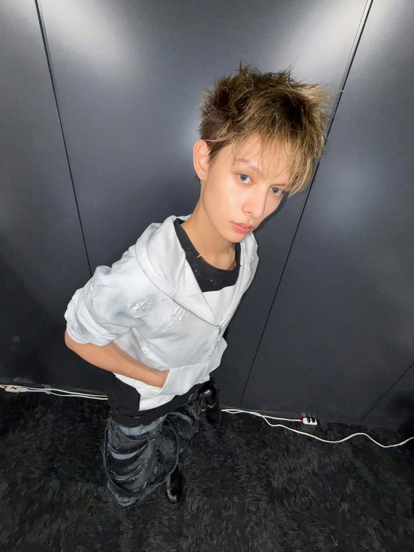 赵雨凡JAMES 🦅赵雨凡亚混神颜 小猫咪不可以这样看人！快让我rua一下！?