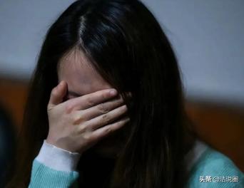 上海，一男子苦追女子无果，给她转15000元后，女子却爽快答应，可两人发生2次关