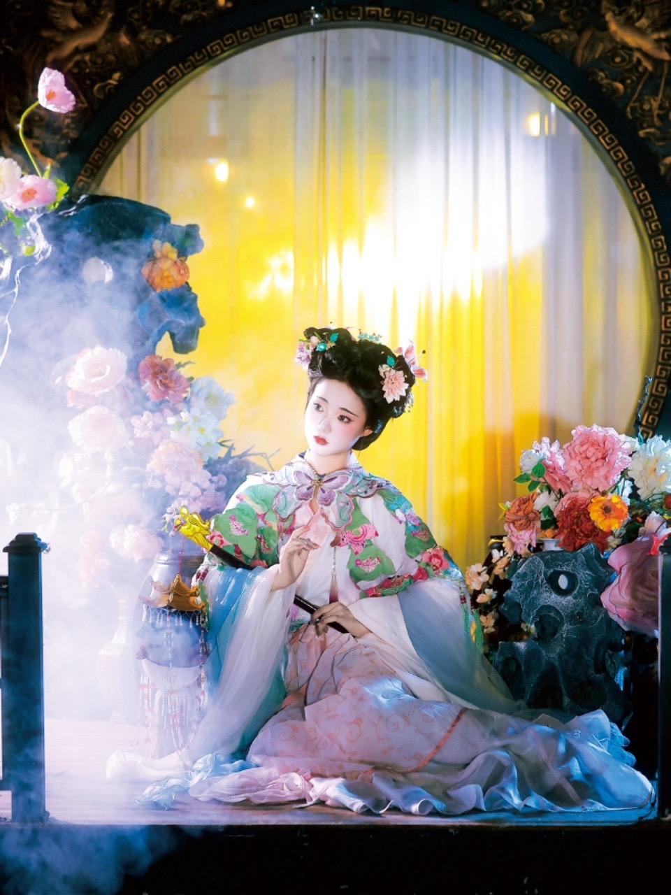 绢人娃娃 | “中国人有自己的芭比娃娃”这次的主题是仿的很喜欢的绢人挂...