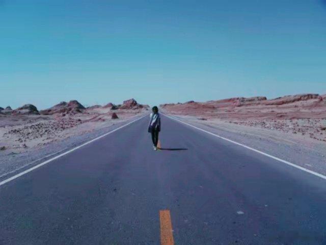 人生是自己的，没必要把选择权交到别人手上，也没必要被别人的言论所左右。 ​​​