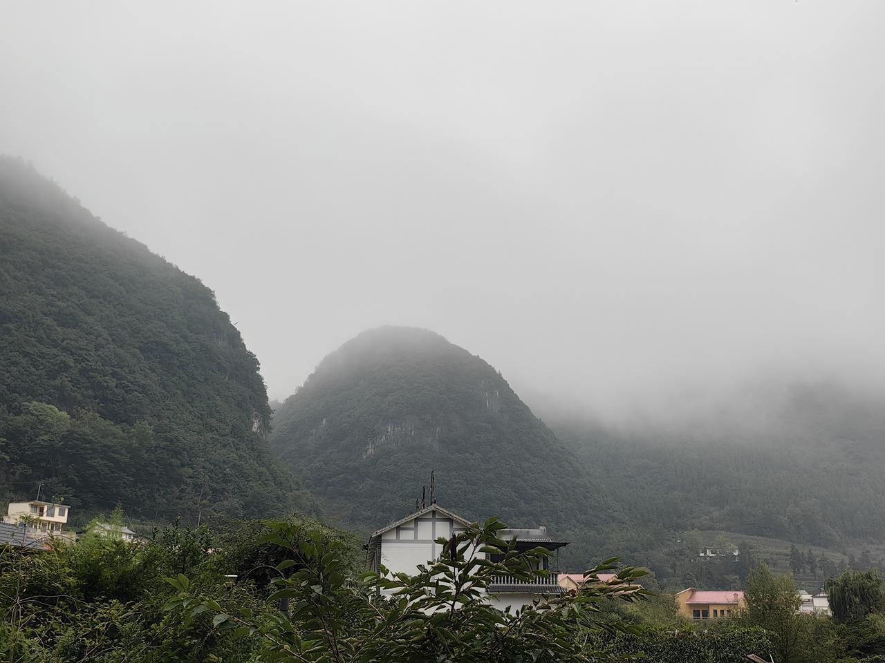 晒图笔记大赛：今天是2026年8月24日早晨7点25分，这里是六盘水市月照养生谷