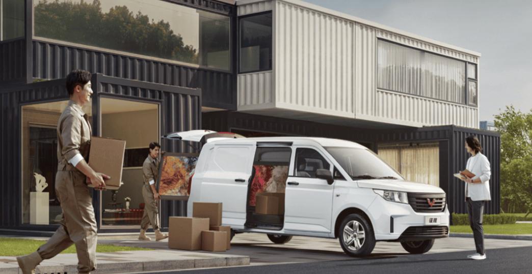 上汽通用五菱与宁德时代达成战略合作。全谱系超15款新能源车型采用宁德电池，换电车