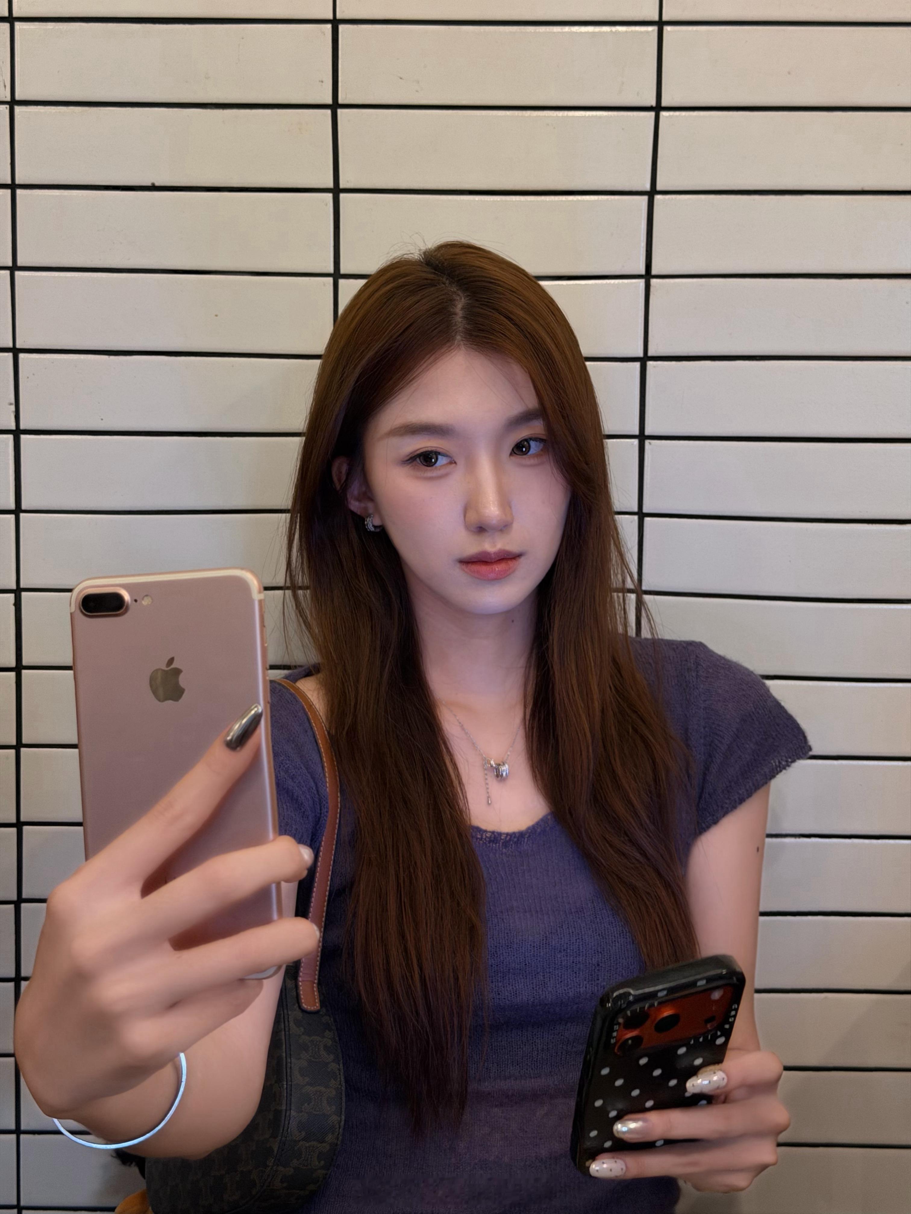 还是以前的home键iPhone有意思！ 