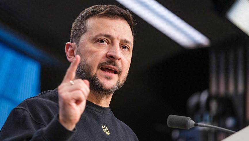 泽连斯基表示儿子是否参军，由他自己决定，最重要的是留在乌克兰。果然，在这件事情上