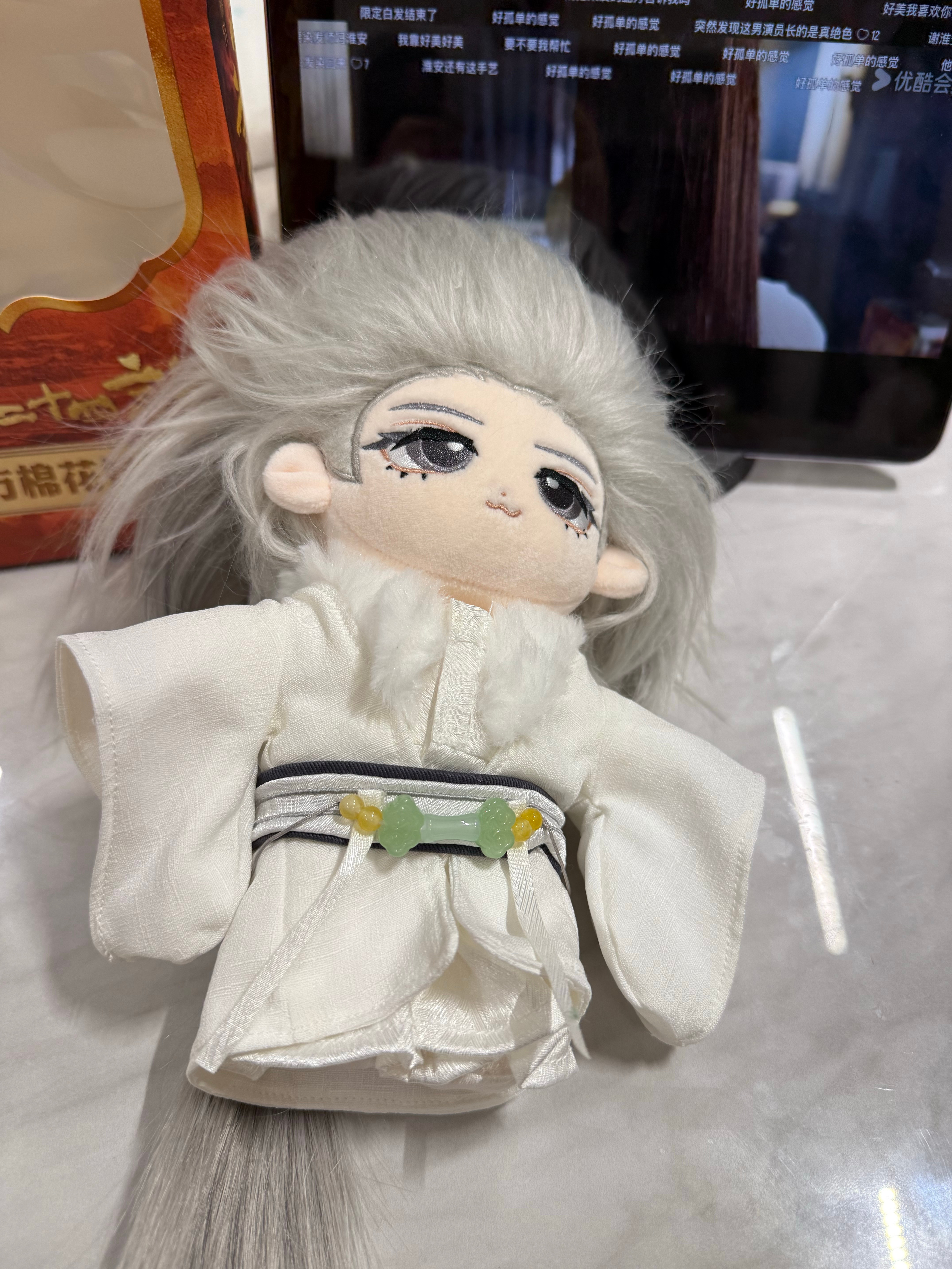 昨天收到的谢淮安《长安二十四计》官方棉花娃娃娃，穿完衣服原来长这样 