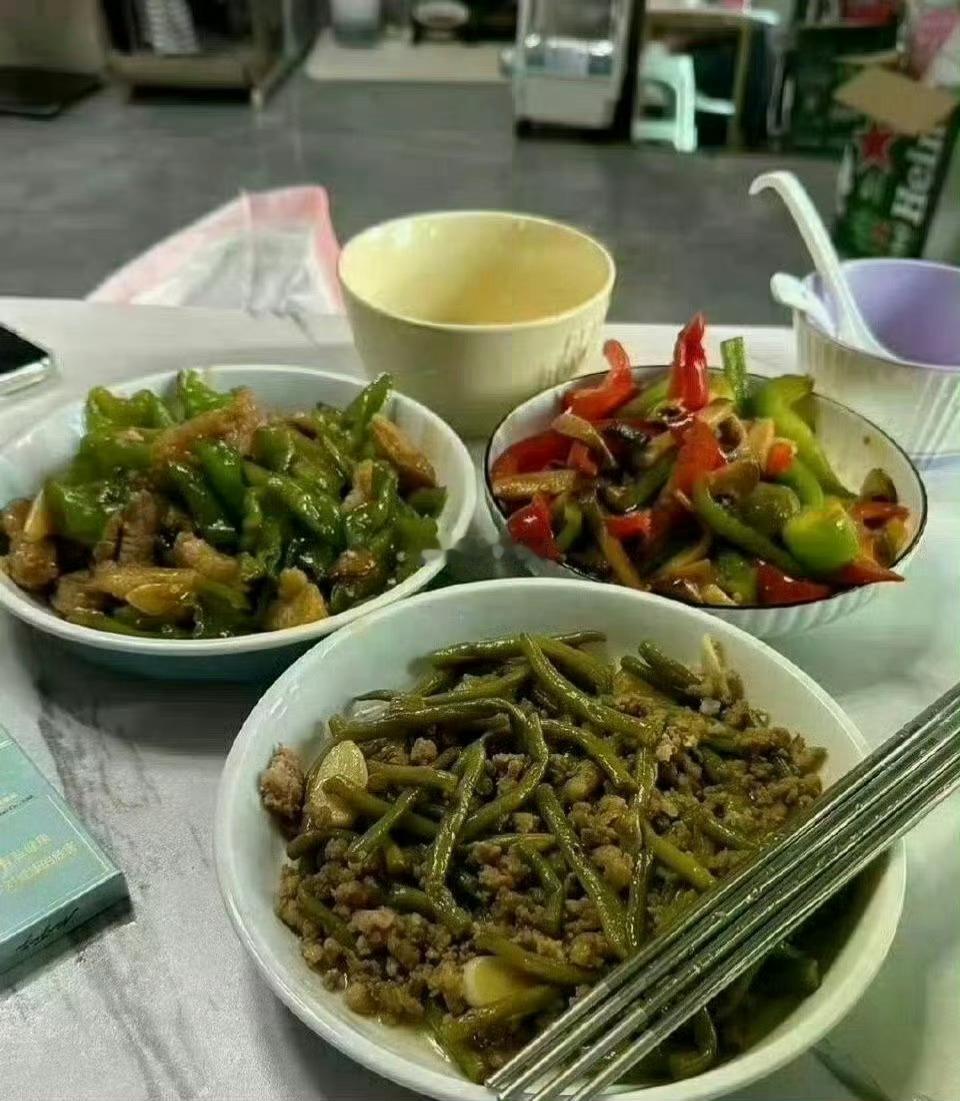 左边是前妻做的，右边是现在老婆做的[思考] ​ ​​​