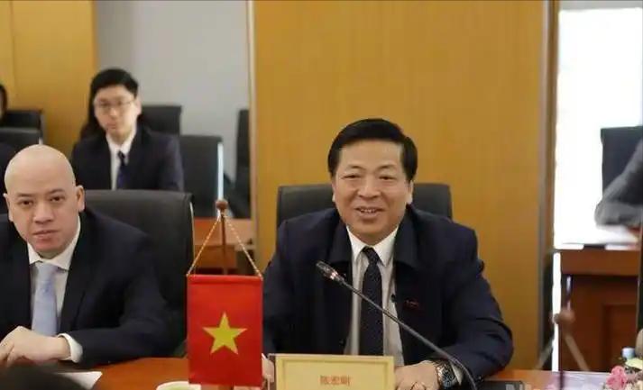 刚刷到个大消息，越南建设部部长陈宏明 12 月 30 日直接官宣：越南心心念念的