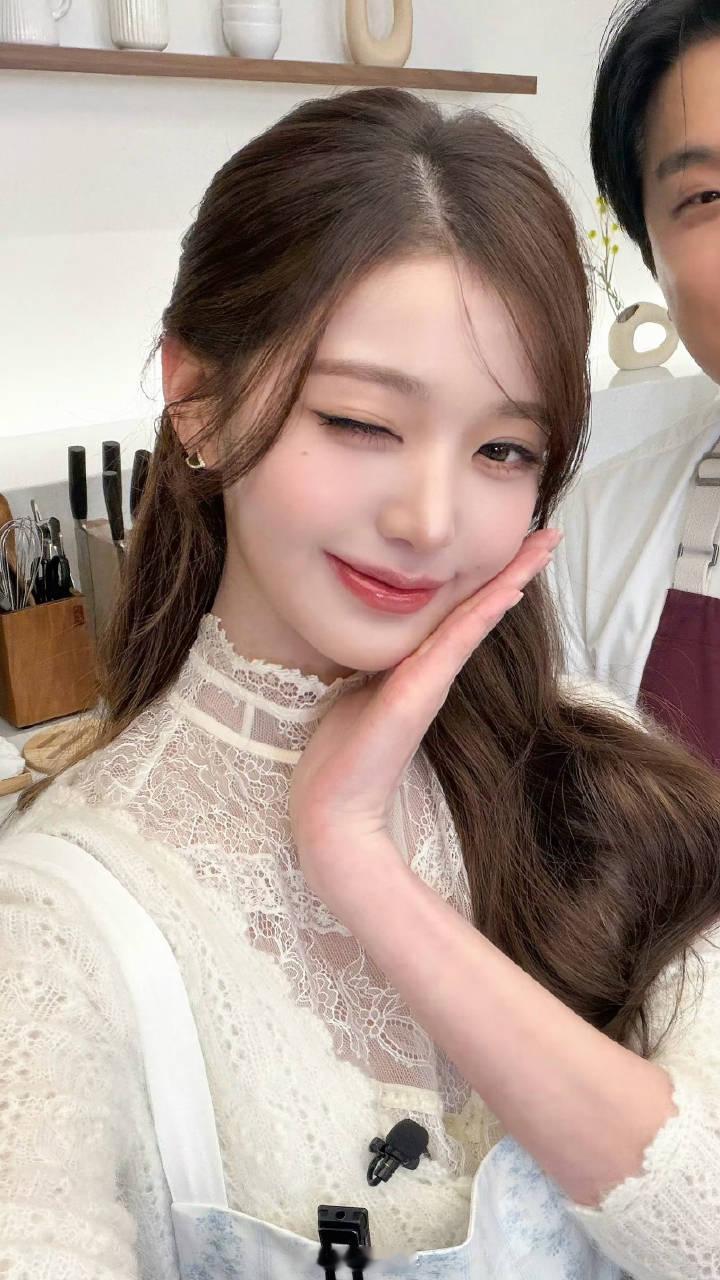 宝格丽代言人名单结果可见刘亦菲和赵露思目前是内娱顶级女明星，金智媛张元英顶级韩星