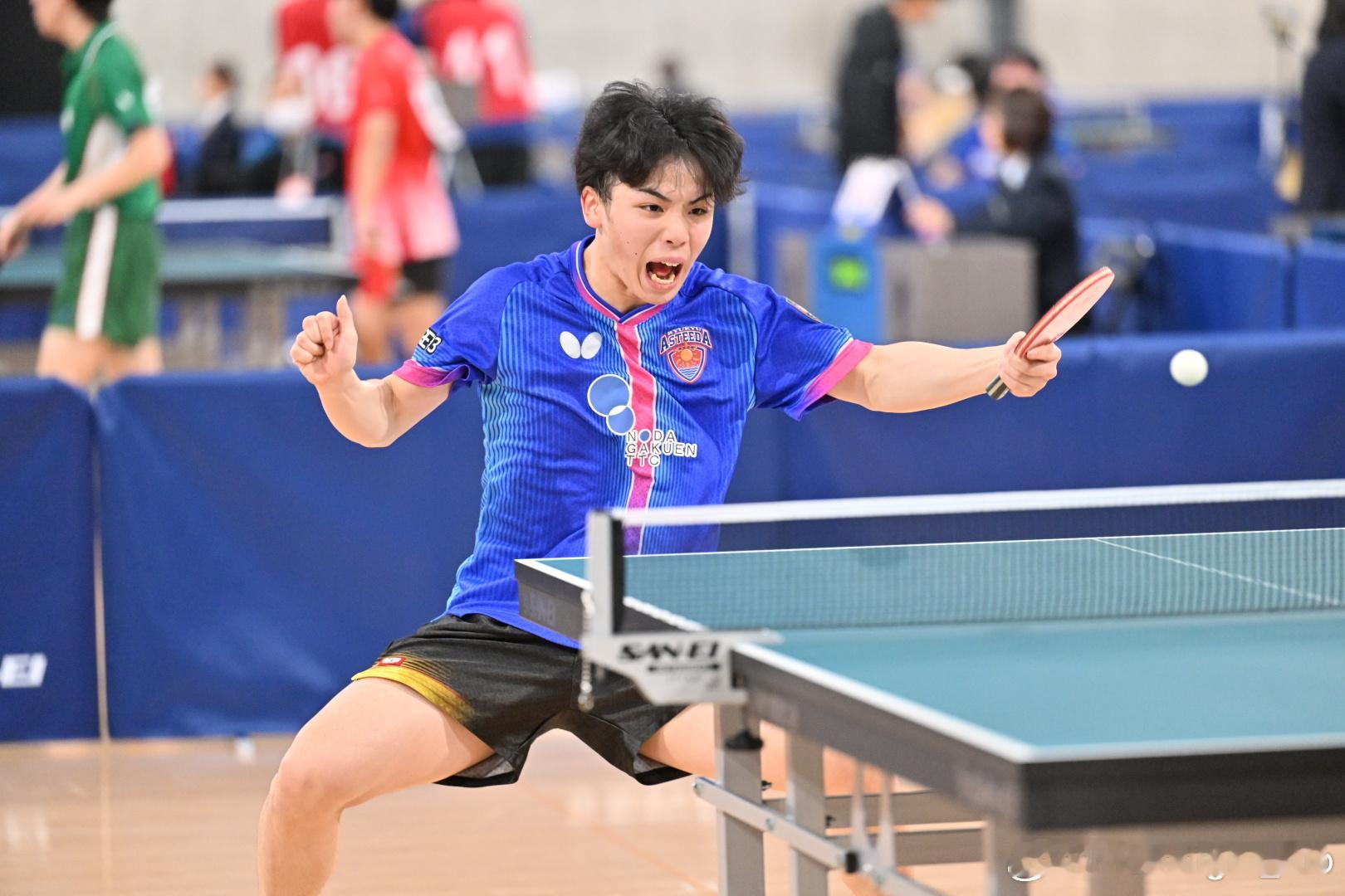 【全日锦】蝴蝶这中间一竖杠的什么丑衣服还到处都写着ZYRE-03 