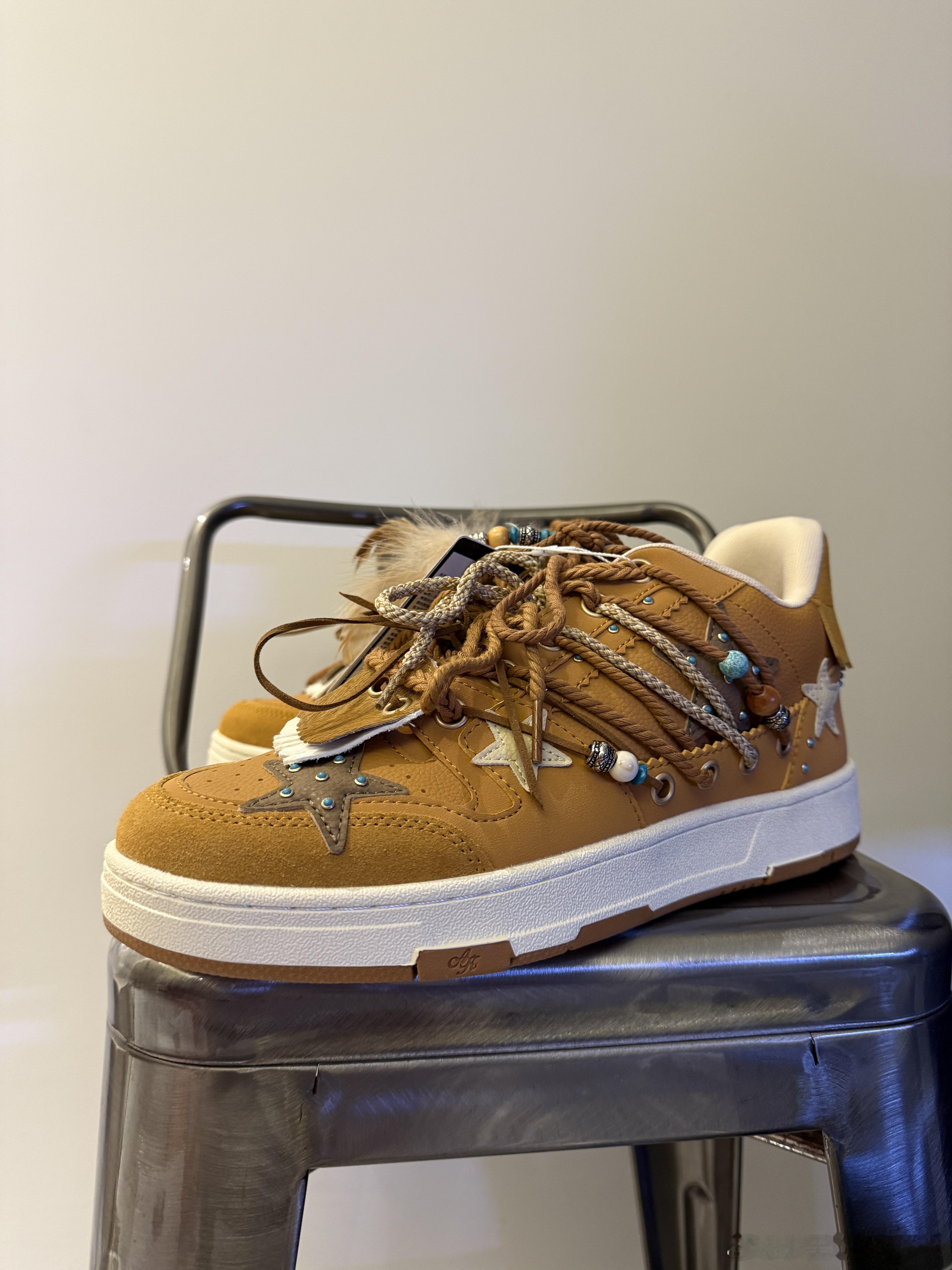 鞋是好鞋，买快一年了也没机会穿……要不抽了？46码的[害羞][害羞]  ​​​