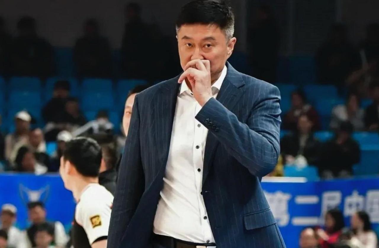 突发：杜锋指导突发肠胃不适，无法坚持带队比赛，
晚上对阵宁波的比赛，将由助教拉科