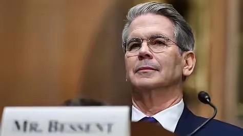 美国财长贝森特公开声称：世界没法承受，一个贸易顺差达到，一万亿美元的中国！中国想