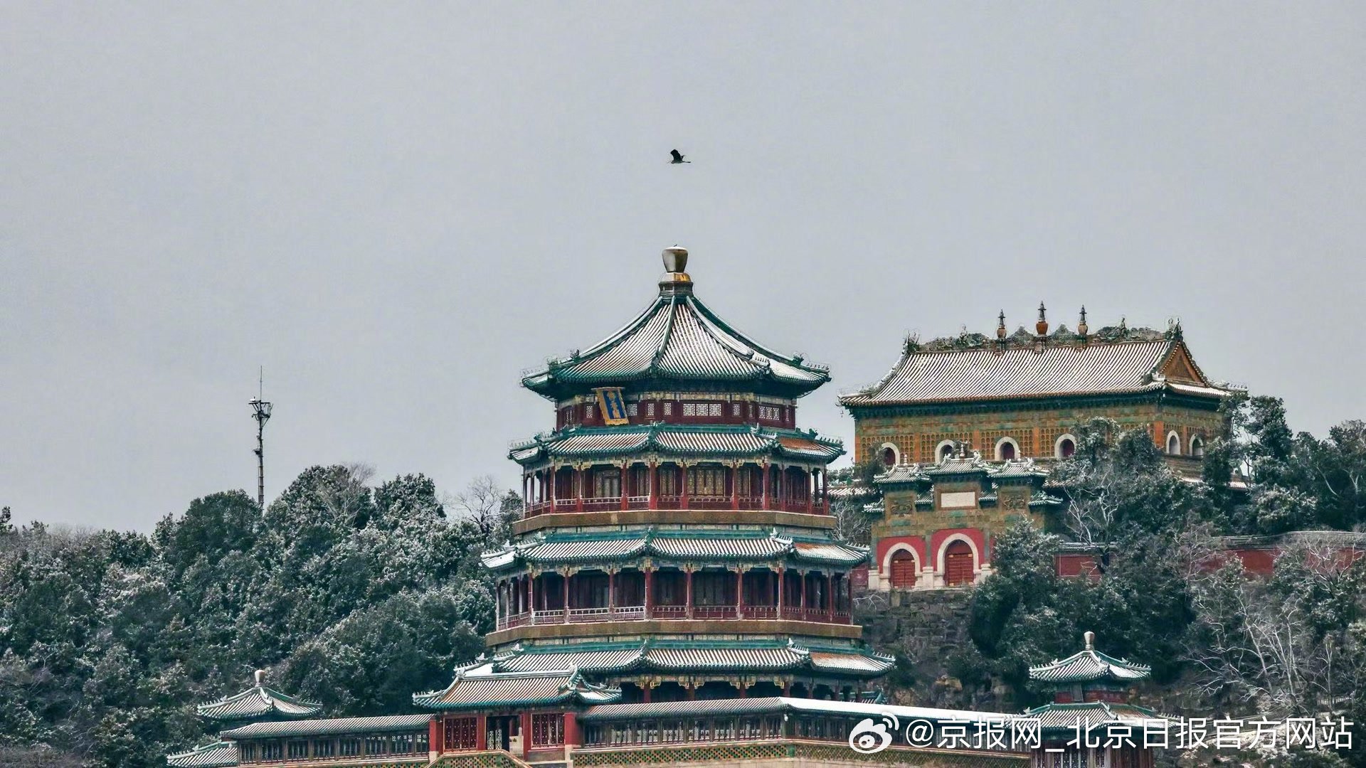 【#北京马年初雪让年味又续了一程#】#北京春节后首场降雪# 2月27日，北京迎来