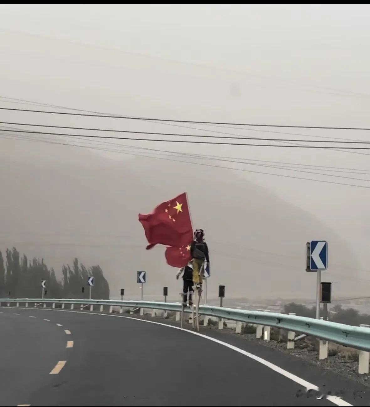 #分享一张你在新疆的照片#新疆喀什古城及喀什-塔县的路上，勇士超越自我！