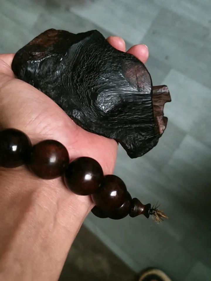 黄花梨盘玩没有技巧（只针对黄花梨），用几个事实来证明。
第一，它从降香药用再到家