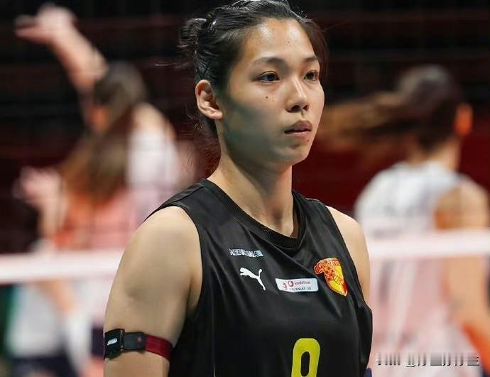 发现没？朱婷、庄宇珊、仲慧、杨涵玉、缪伊雯、孙杰等6位出国打球挣钱的新老国手迎来