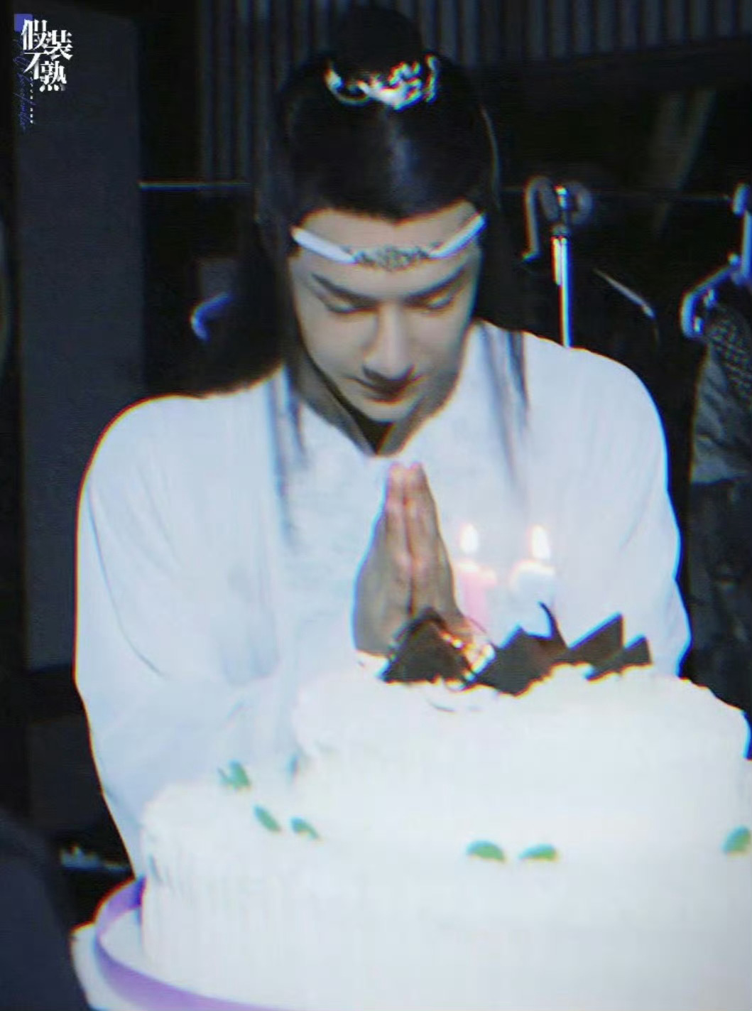 “王一博生日快乐呀王一博，王一博29岁了” 真的好恍惚呀，时间过得太快了希望我们
