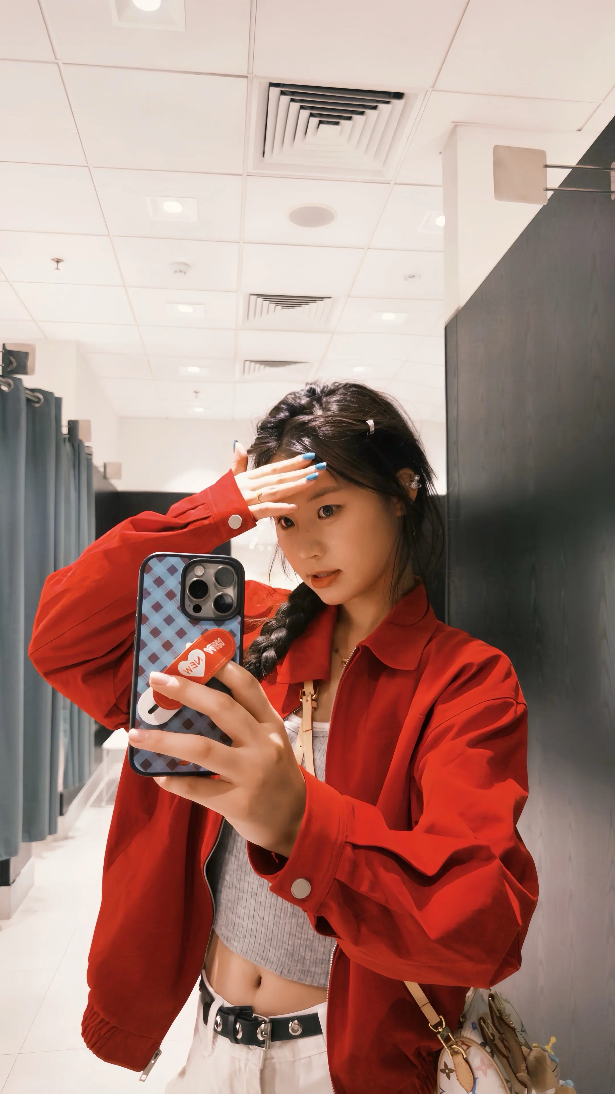 我不要纤细手臂 不要乖乖女性格 我要有坚韧的内心有反驳的勇气 我要做我自己