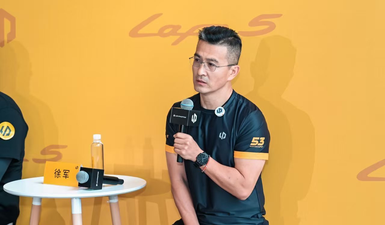 瓦伦丁·德比斯今天来杭州了！🏎️🏍️这次不是简单露个面，而是开启了他的首场中