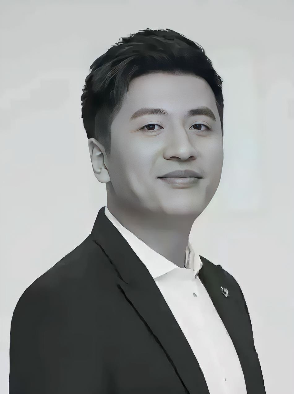 一个关于中国人长久的谣言因为昨天张雪峰的离去而被打破。那就是“国人仇富”，但事实