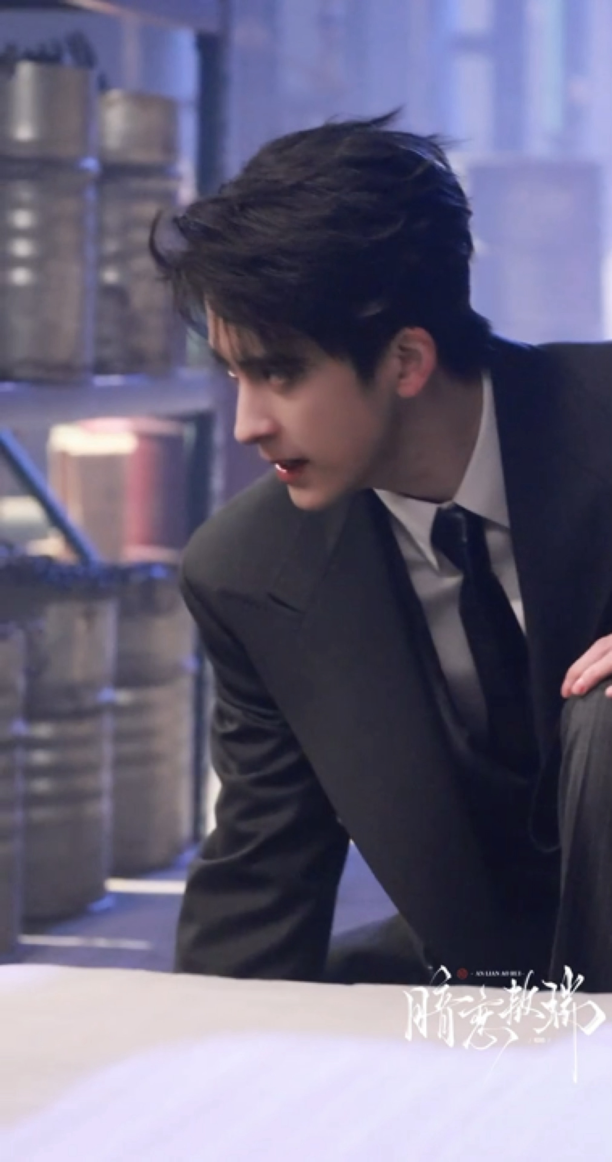 总有一天我会等到敖瑞鹏演刑侦剧的是吗这个岑森西装打戏真的劲劲的🤤敖瑞鹏不二之臣