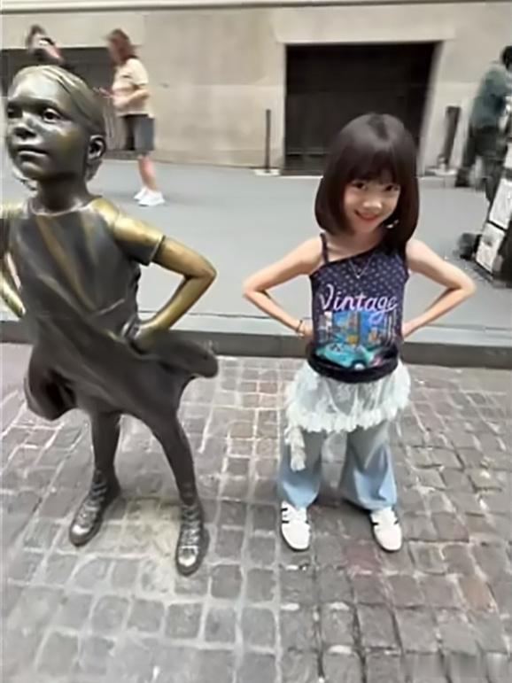 沐言妈妈自曝女儿偏瘦原因不少网友总觉得沐言太瘦，揣测家长刻意控制饮食，妈妈说孩子