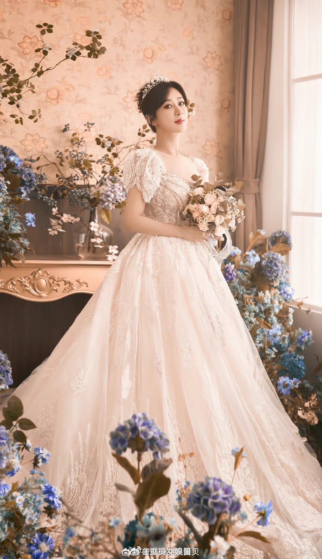 有媒体称，现在的女明星里，既是流量，又是演员的只有三个人分别是杨紫，杨幂和赵丽颖