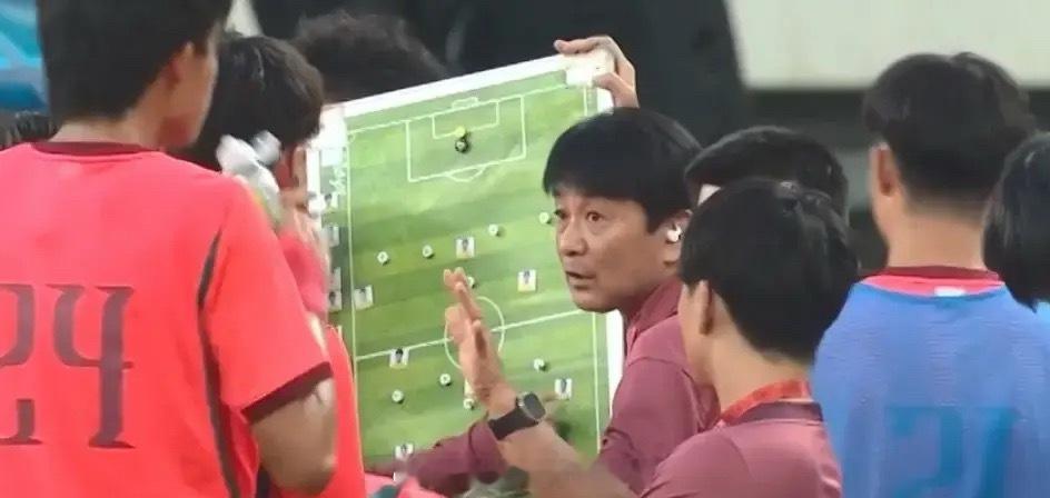 【浮嶋敏谈不敌坦桑尼亚：这是一次价值极高的世界杯模拟实战】北京时间7月8日晚，银