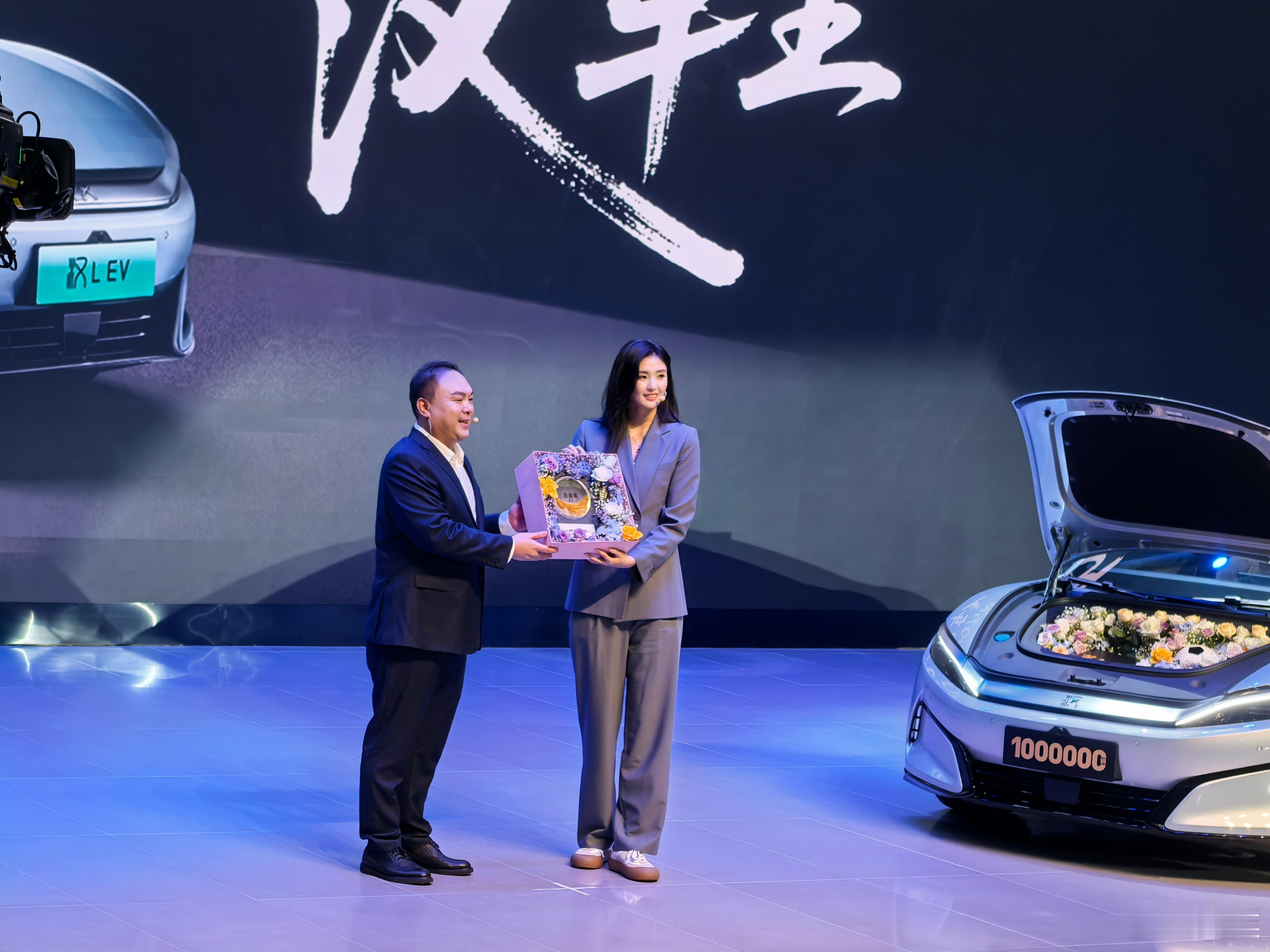 比亚迪汉家族从2021上市至今，5年时间，销售了100万辆，并且均价都在20万以