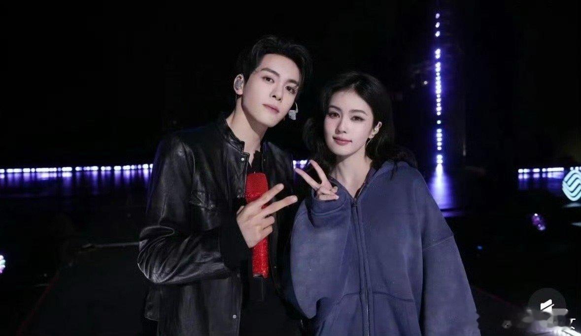 白鹿曾舜晞关系好成这样了你可以永远相信临江仙的售后！有谁看到了白鹿编辑记录，“差