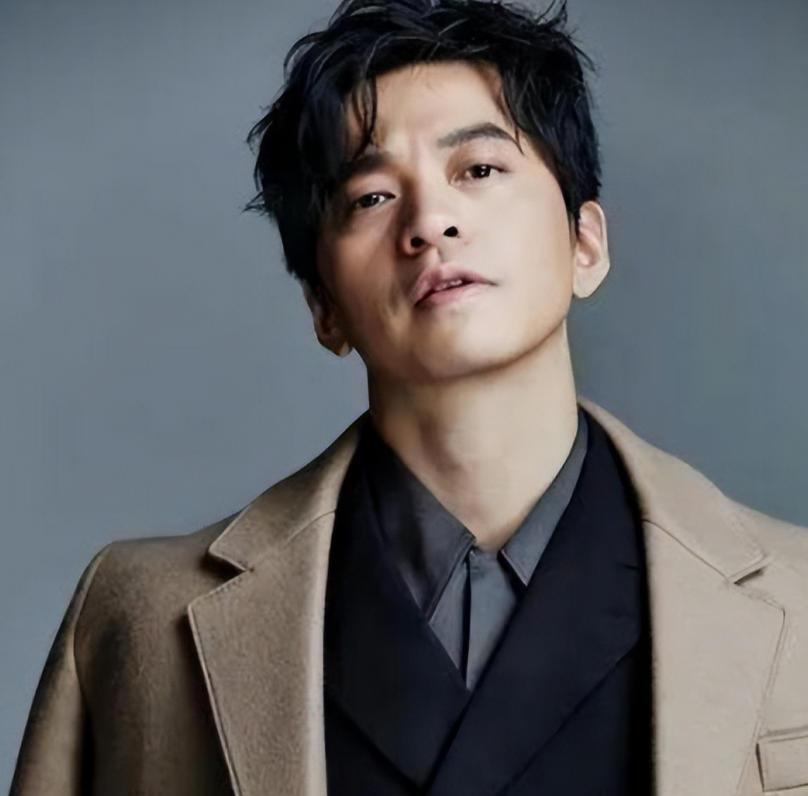 2010年，王菲给李健打电话：“我想在春晚唱你的《传奇》，可以吗？”李健爽快答应