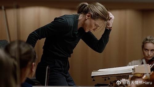 杰西·巴克利在今年的颁奖季拿下了评论家选择奖、金球奖、英国电影学院奖、演员奖，历