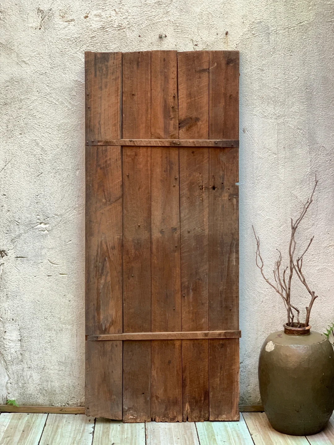 风化实木老门板；摄影背景道具；民宿侘寂摆件