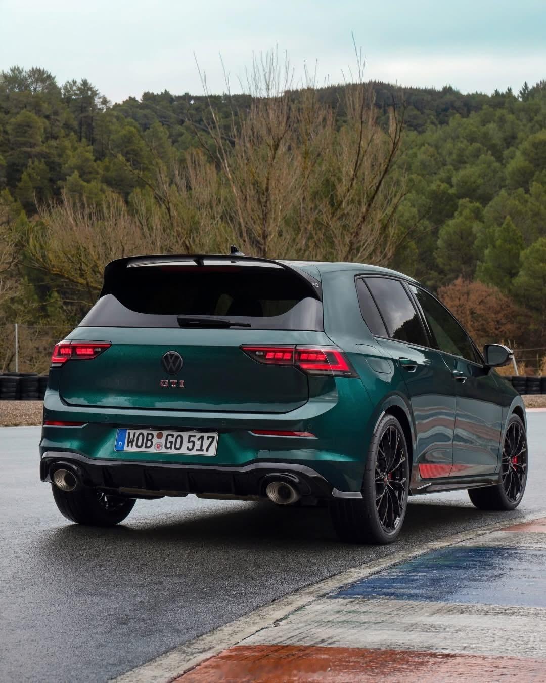 高尔夫GTI 50周年特别版🤖🤖🤖说实话……玩车还得买这种纯油车电车始终缺