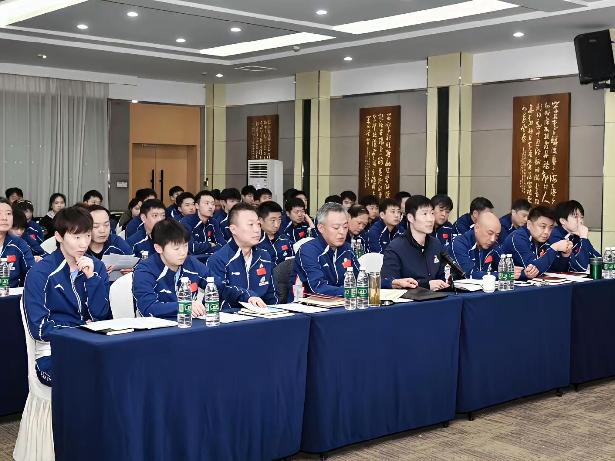3月17日国乒在成都召开会议！
今天国乒在成都召开学习会议，国乒主力莎头、曼昱在