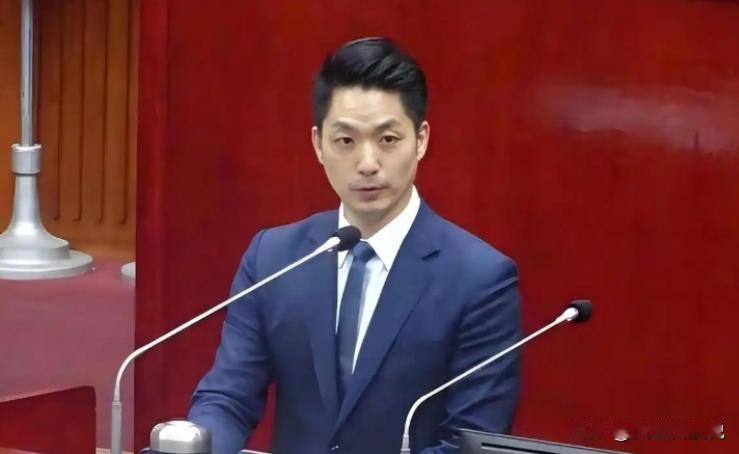 蒋万安出来回应了！蒋万安声称，要求被说我是中国人，是一种“压迫”！10月26日，