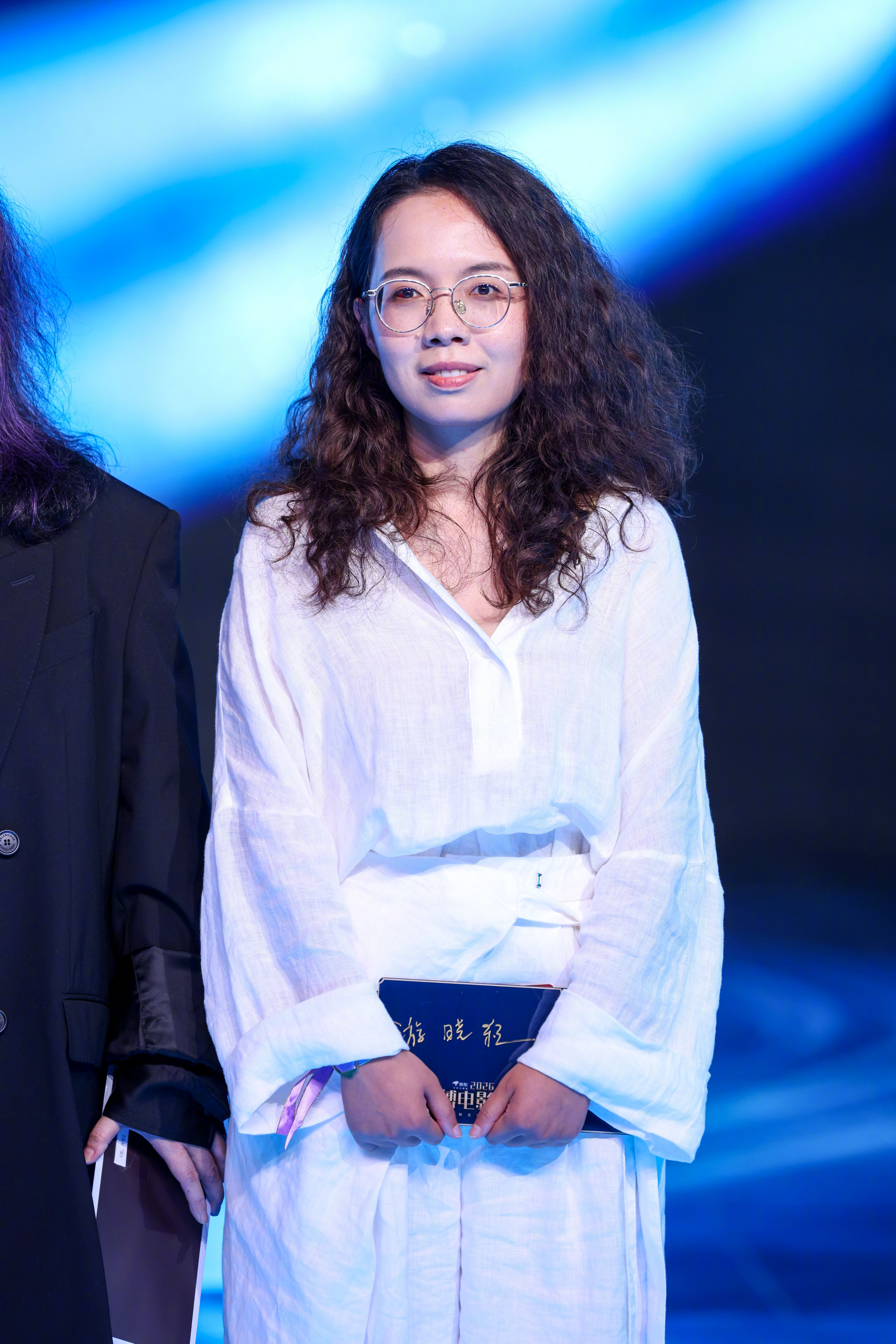 微博电影之夜《我，许可》剧组尹露、杨荔钠、游晓颖、秦海璐亮相微博电影之夜红毯