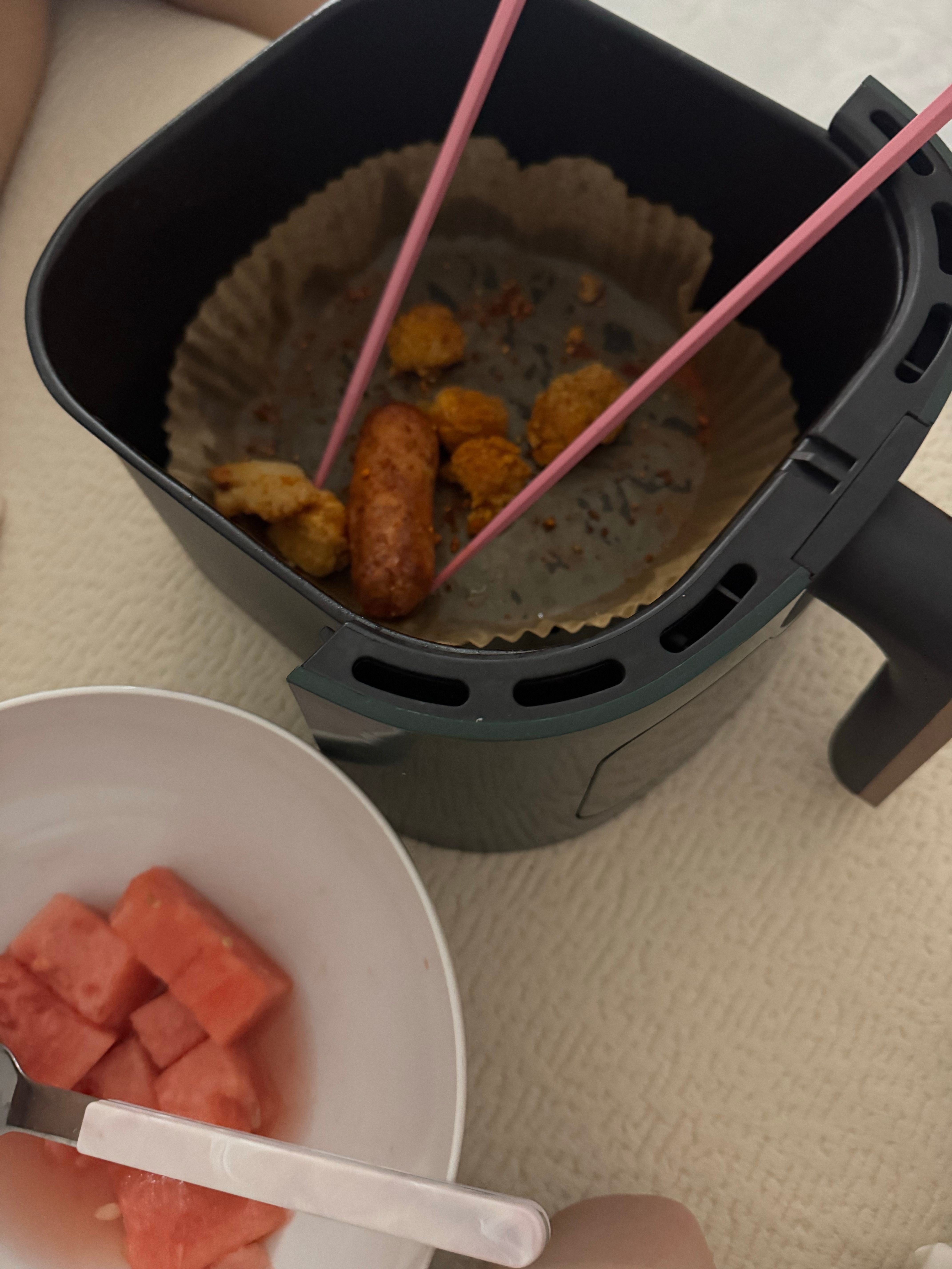 完蛋了我一直一直在吃 。 