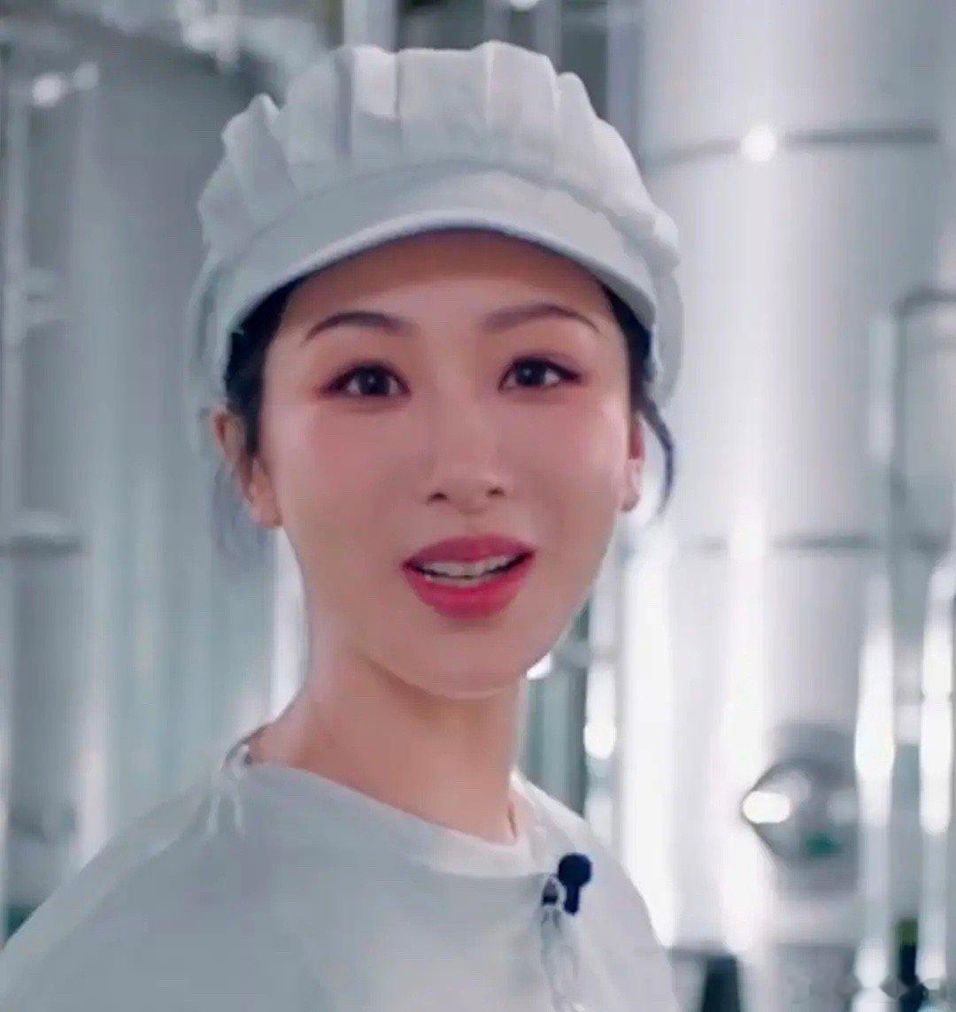 这样看，杨紫的鼻子真的不一样了 ​​​