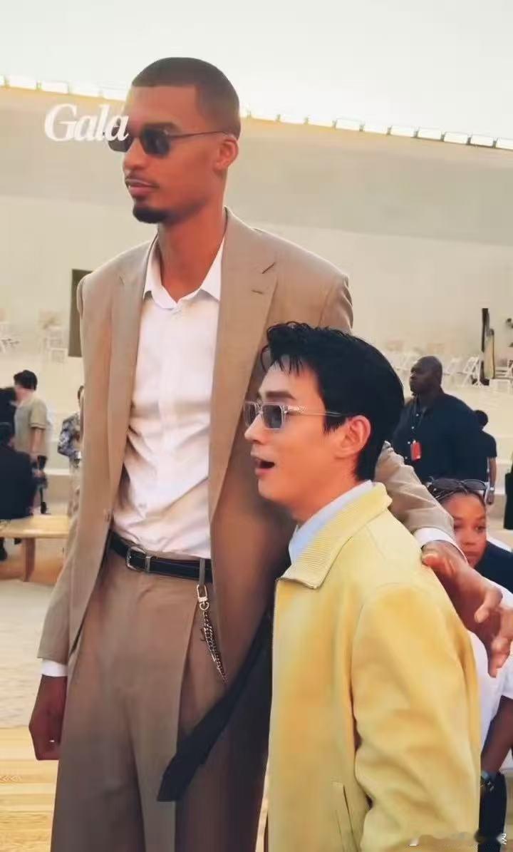 朱一龙文班亚马合照朱一龙文班亚马合照有！朱一龙文班亚马同框合照