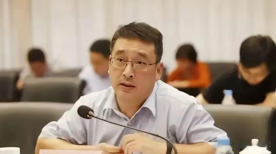 刘卫东这事，最让人堵心的不是合作本身，而是那种“掏了家底却换不回对等尊重”的憋屈