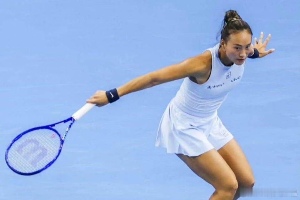 凤凰新闻【突发！郑钦文谨慎为上临阵退出阿布扎比赛！团队透露退出比赛原因】1月31