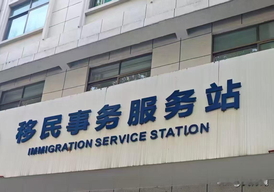 人应该适当的存钱，不能过于苦了自己。 年轻时候该吃吃该喝喝，该漂亮漂亮，不然到老