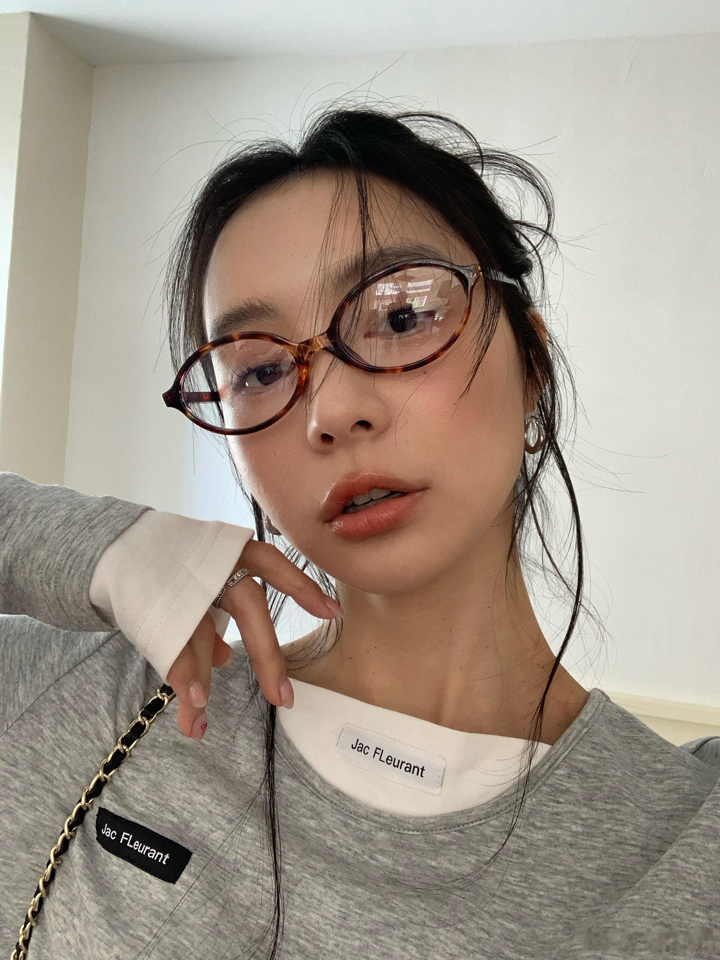 正是情窦乱开的年纪~ ​​​