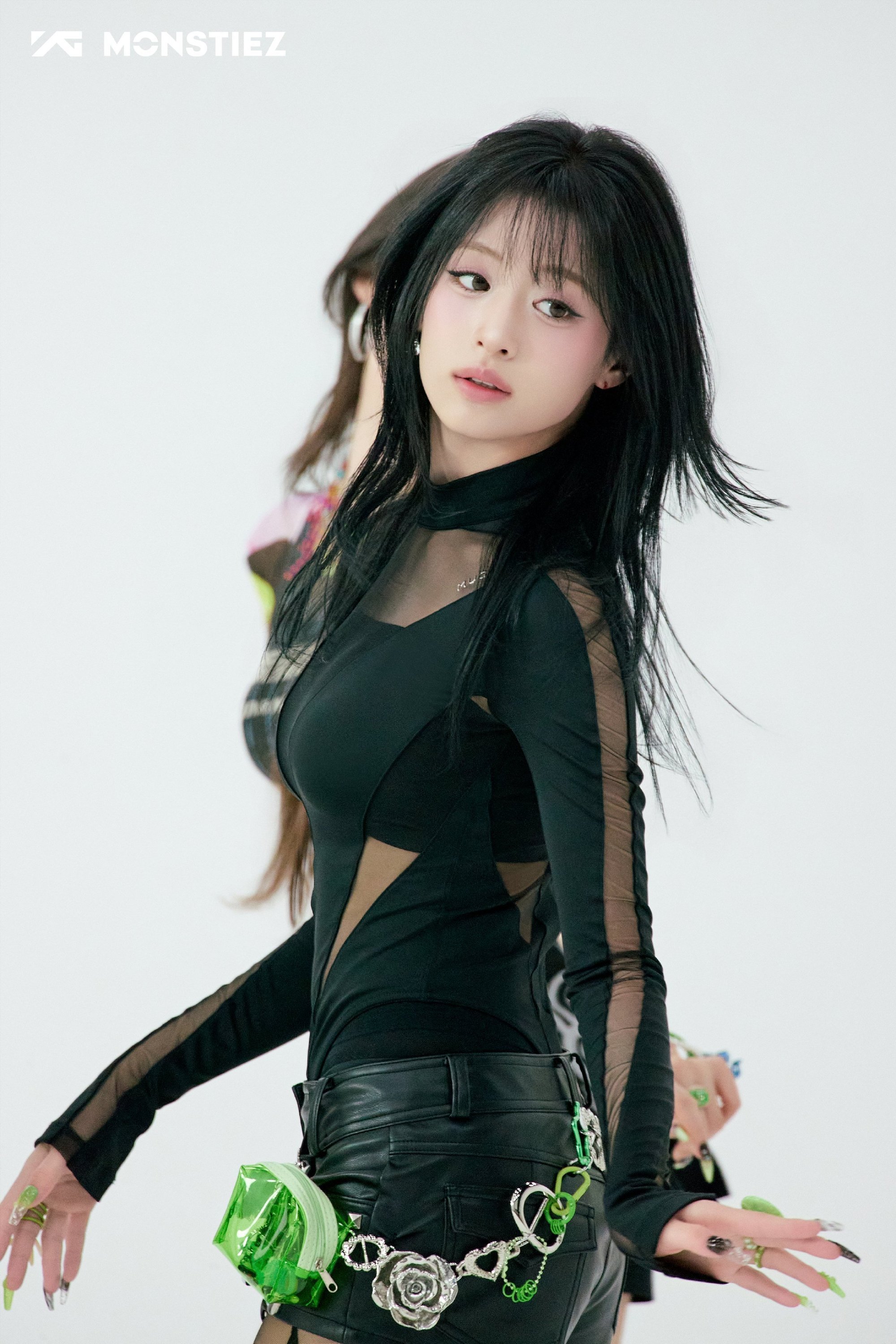 AHYEON ‘SUGAR HONEY ICE TEA’ MV幕后照片 