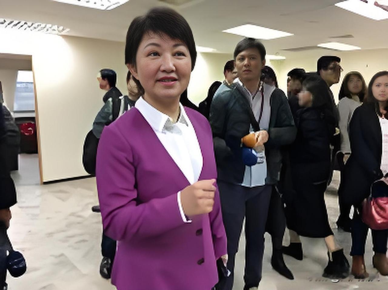 集美貌与才华于一身！希望她能连任，为祖国统一做出贡献！
在中国台湾地区政坛，有一