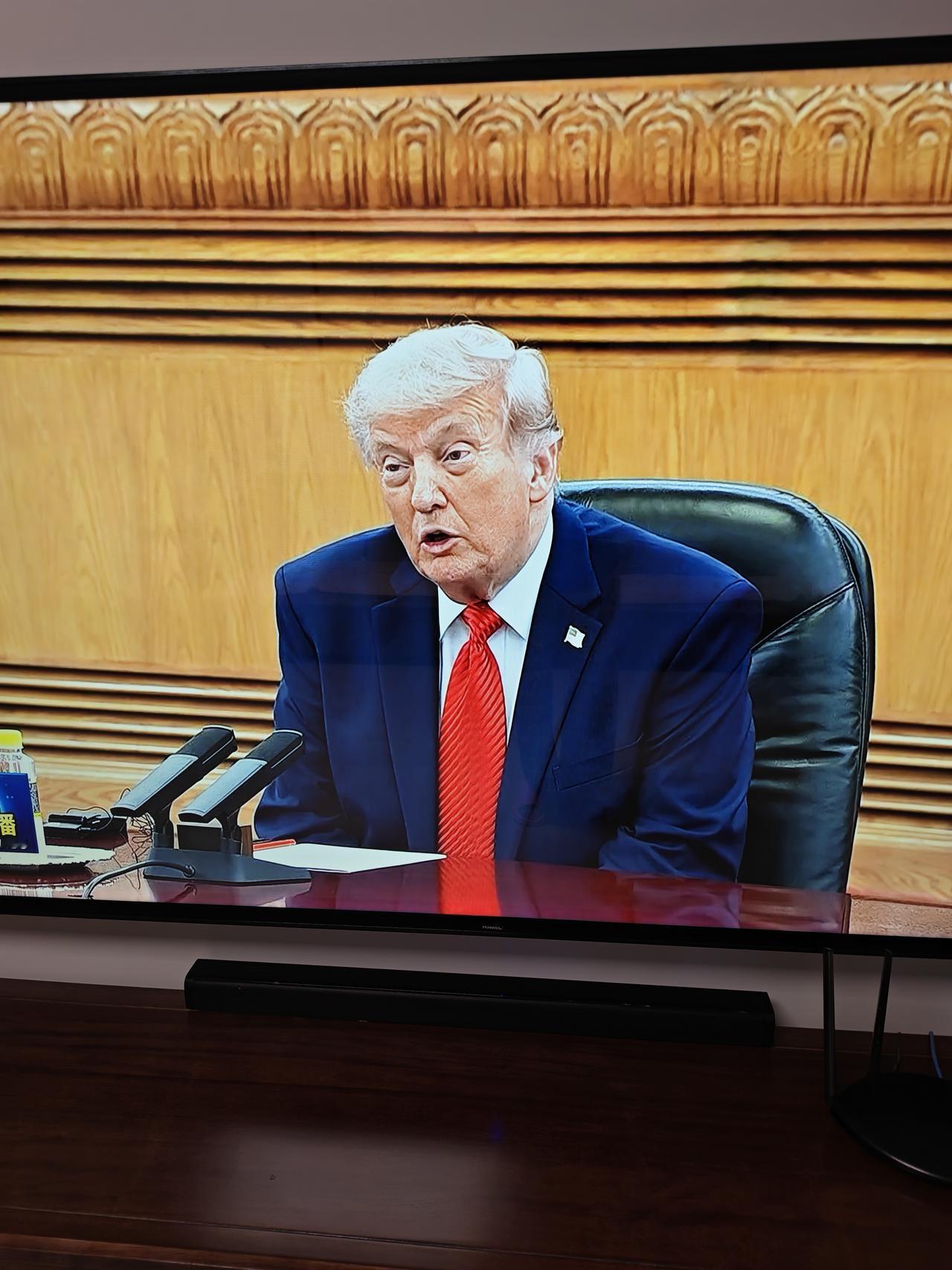 双方直面分歧，在台湾、经贸、科技等问题上清晰表明立场，中方坚定捍卫主权底线，态度