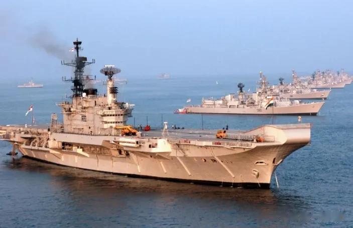 亚洲首艘核航母宣告破产？60亿资金或打水漂，美警告俄不准帮忙

虽然一些专家认为